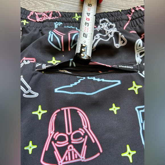 NWOT Chubbies The Dark Side 5.5” Classic Swim Trunks Star Wars Men’s XXL Rare - Picture 7 of 8